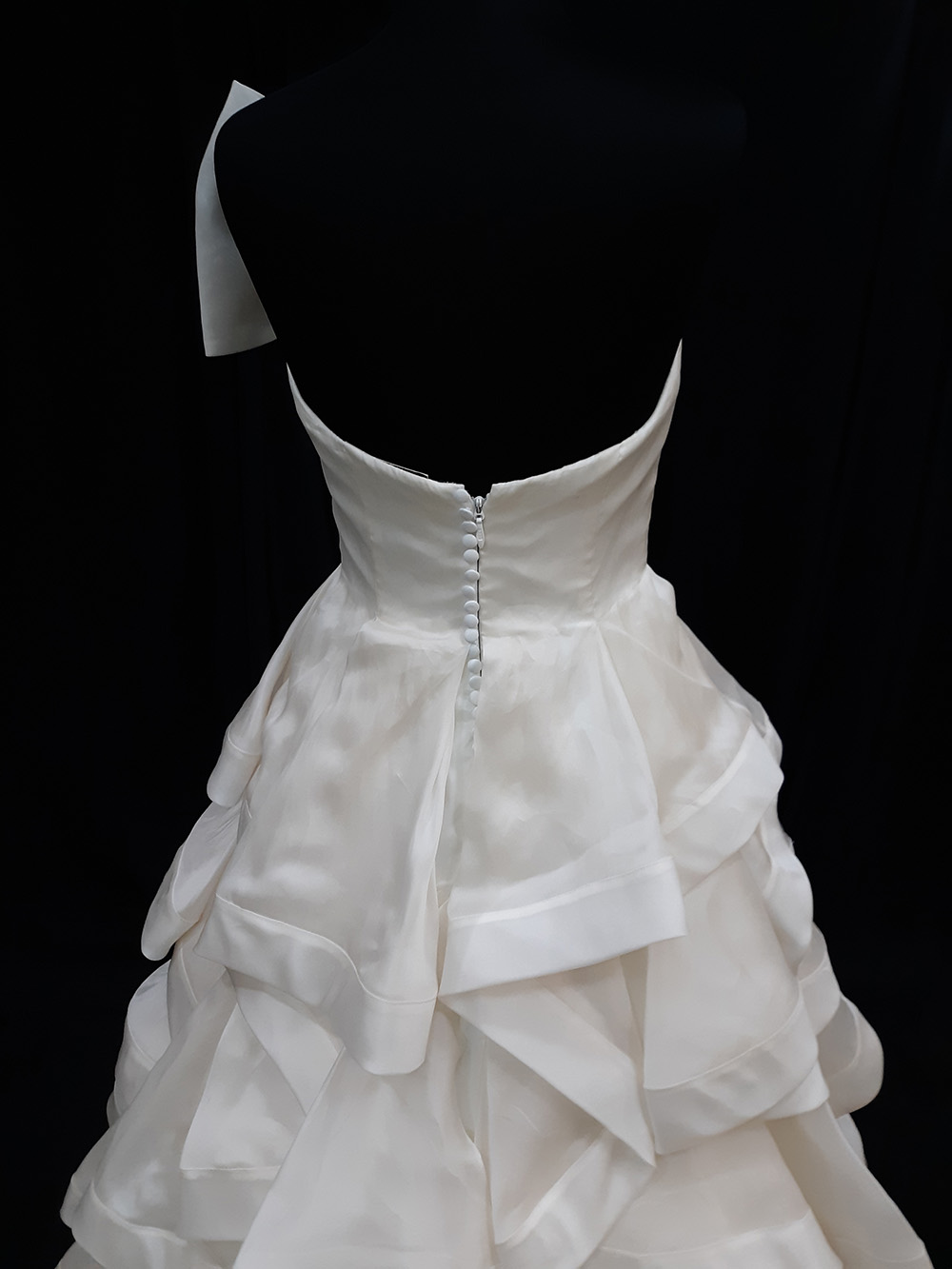 Yumi Katsura Vienna Asymmetrical Ball Gown Wedding Dress - Size 8